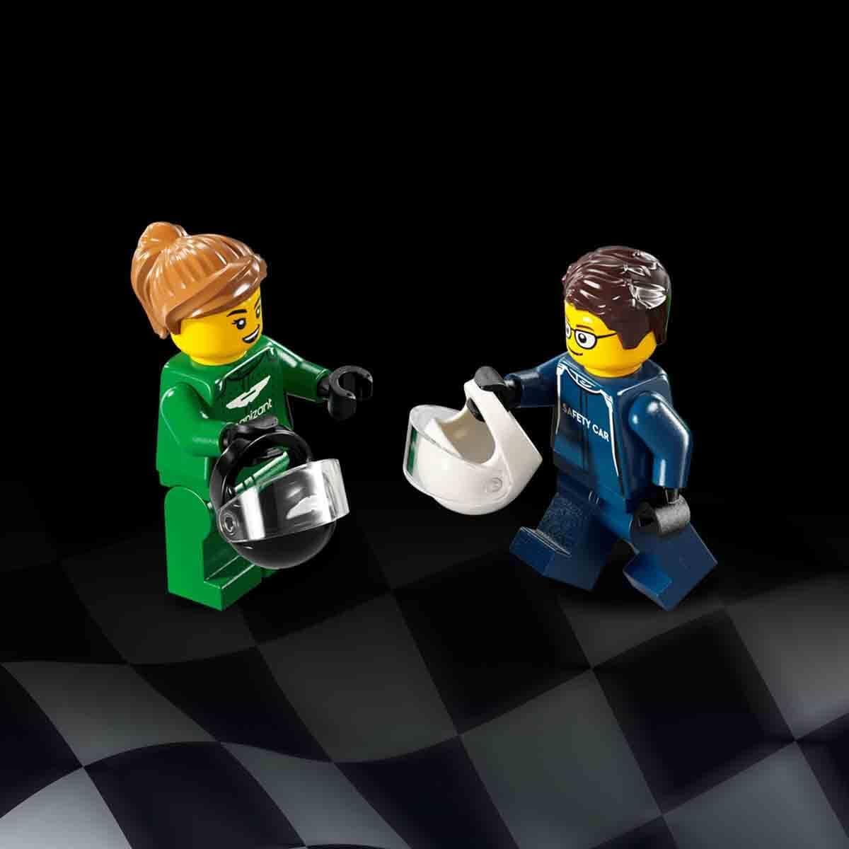 LEGO 76925 - Speed Champions Aston Martin Safety Car and AMR23 - 76925